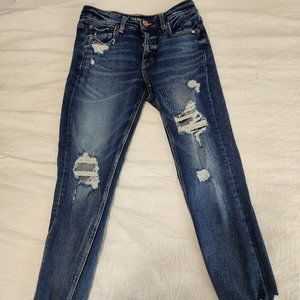 American Eagle Tomgirl Size 0 Ripped Jeans